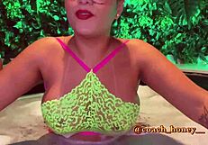 Brincando in the Motel Bathtub with Fun Joi Games