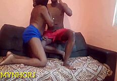 NA CASA DA VIZINHA A MAGRINHA GOSTOSA ELA ENTROU NA PIROCA