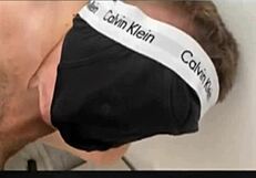 वाह! अभी बन रही हूँ एक जंगली क्रॉसड्रेसिंग स्लट!