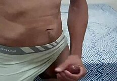 soldadogoza jerks off his big cock and cums in the mirror 😏