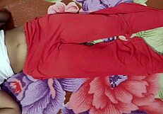 Chica se prepara para tener sexo con su novio