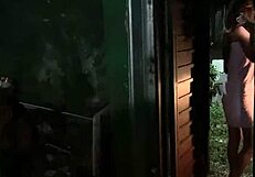 Novinha Receives Pizza Delivery Guy in Towel for Facial Cumshot