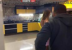 Novinha Receives Pizza Delivery Guy in Towel for Facial Cumshot