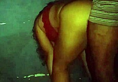 दोस्त की सौतेली मां उत्साह से मेरा लंड बॉल्स चूसती जबकि मैं देखता