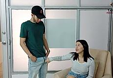 descubro a mi madrastra masturbándose y recibo un creampie throat