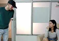 descubro a mi madrastra masturbándose y recibo un creampie throat