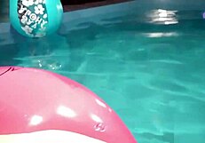 हॉर्नी एशियन हेंटाई स्लट्स खुली चुदाई!