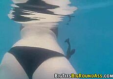 Huge ass and boobs babe in bikini outdoor hardcore scene