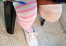 fui fazer tarefa de escola na casa da minha amiguinha e acabei dando a buceta pro vizinho gostoso dela gozei