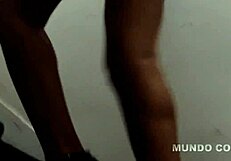 fodendo a morena novinha no sexshop com tesão