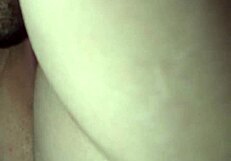 गंदी गीली पुसी को करीब से तीव्र कनिलिंगस के साथ चाटा