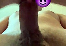 cubana chiquita y blanquita con un bollo muy apretado la singa duro una pinga gorda hasta sacarle todo la leche con orgasmos ricos pov