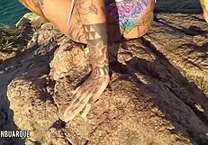 Teasing pussy show on Florianópolis beach?