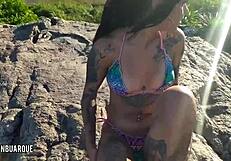 Teasing pussy show on Florianópolis beach?