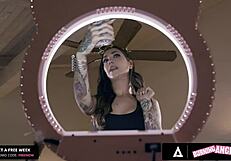 hot babes jessie lee and rocky emerson fuck and eat wet pussy!