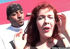 रेडहेड मिल्फ बिग ब्लैक कॉक से फकड! 😍