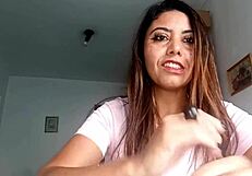 Sarah Rosa disapproves of men