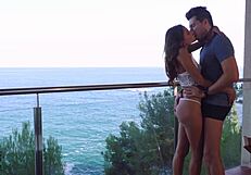 रिमिंग से बी निकोल्स की फिंगरिंग से स्क्वर्ट! होममेड लैटिना में डीपथ्रोट और एनल