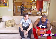 Tiny choot dark lund से hard drilled होती है, wow! क्या तुम handle कर सकते हो?