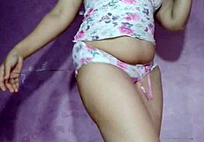 What do you think of Amina's ass spreading?