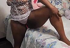 blonde teen handjob leads to facial cumshot