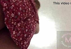 मेरी लैटिना पड़ोसन की स्कर्ट के नीचे घरेलू नजारा