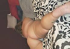 can she handle gaping her pussy with that pink dildo?