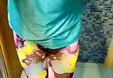 Just peed in my training leggings while touching myself in the shower!