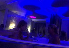 bathtub pussy licking live party show