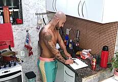 फुटबॉल मैच या मेरा बॉयफ्रेंड पेट्रिक गार्सिया? गेंद से खेलते हैं