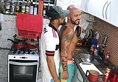 फुटबॉल मैच या मेरा बॉयफ्रेंड पेट्रिक गार्सिया? गेंद से खेलते हैं