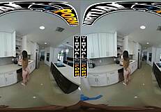 Valerica Steele gets dirty cleaning dishes in this virtual porn scene.