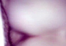 जवान जोड़ा JD और वांडा ने मॉन्स्टर लंड वाली इंटेंस घरेलू चुदाई की