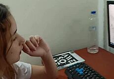 Ven hermanastra chupa mi verga y luego te cojo como te gusta - porno en español