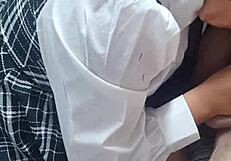 Saliendo de la escuela, colegiala mexicana resulta muy activa