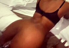 मेरी लेस्बियन दोस्त को मनाया मेरे बड़े काले लंड के लिए रंडी बनने को!