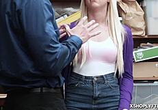 जेसिका जोन्स को शॉप में स्प्रेडईगल चोदा वो भारी लंड देखा?