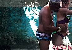 Tomei Banho De Mangueira Com Meu Tio Bolt Jones Hard