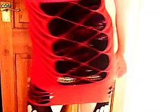 Mistress Lucy Diamond Twerks Her Goddess Booty.