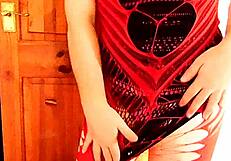 Mistress Lucy Diamond Twerks Her Goddess Booty.