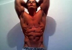 jeff seid hd flexes his muscular body in high definition