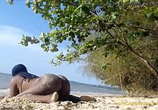 Butt naked teen twerks in public streets. Can she handle outdoor exposure?