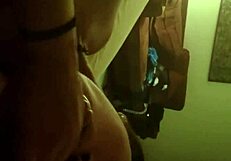 इंटररेशियल बीबीडब्ल्यू को ब्लैक लंड का माल मुंह में पिलाना पसंद