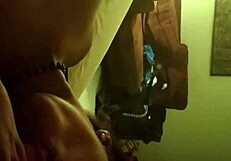 इंटररेशियल बीबीडब्ल्यू को ब्लैक लंड का माल मुंह में पिलाना पसंद