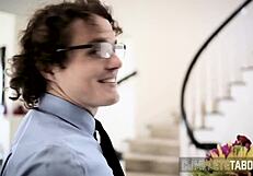 टैबू जवान 18+, तैयार हो इस वाइल्ड ग्रुप बक्केक बैंग के लिए?