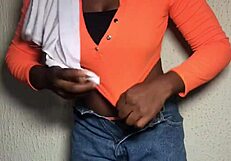 मोटी यूनिवर्सिटी स्टूडेंट मस्तरबेट कर रही है, जबकि कोर्समेट के मॉन्स्टर कॉक से फिंगर की जाती है