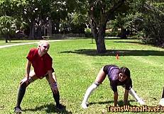 हाय, देखना चाहोगे कैसे पार्टी में ये जवान 18+ वाले फेशियल हो गए?