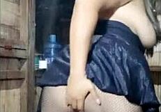 Beautiful latina shares her attributes in a cute way