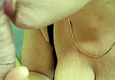 She sucks all the cum until the last drop, wow!