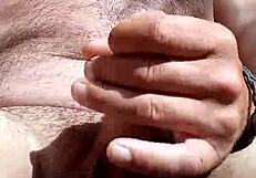 बाहर प्रकृति की खूबसूरती खोजी